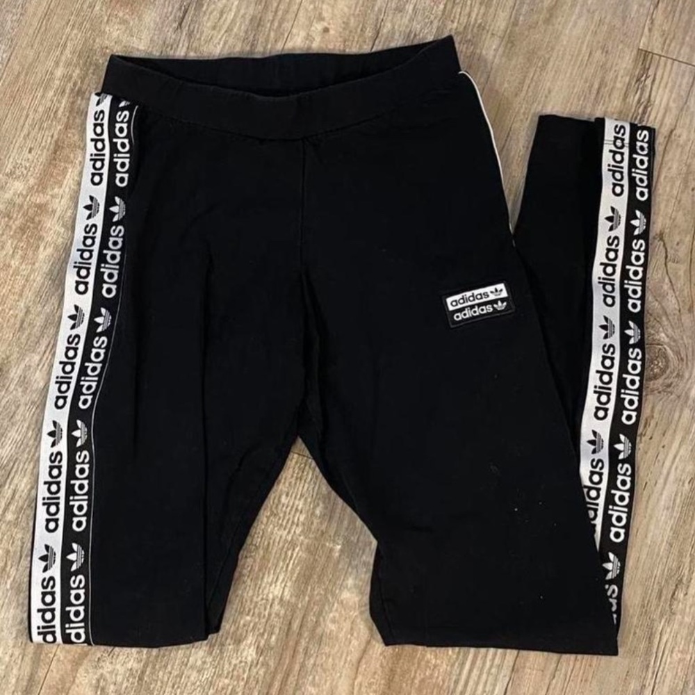 Trefoil Adidas leggings
